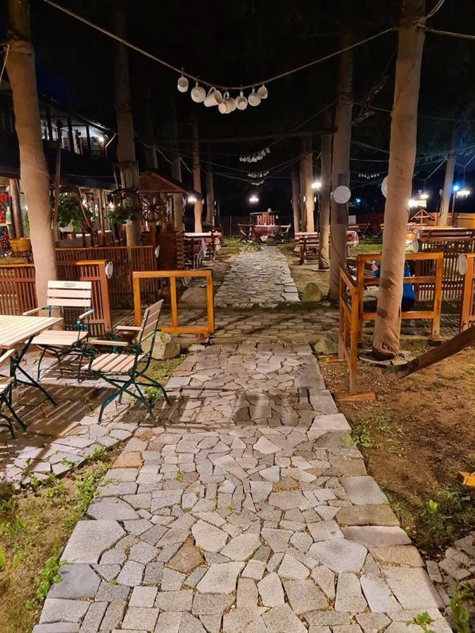 La Padure Hotel Brebu Exterior photo