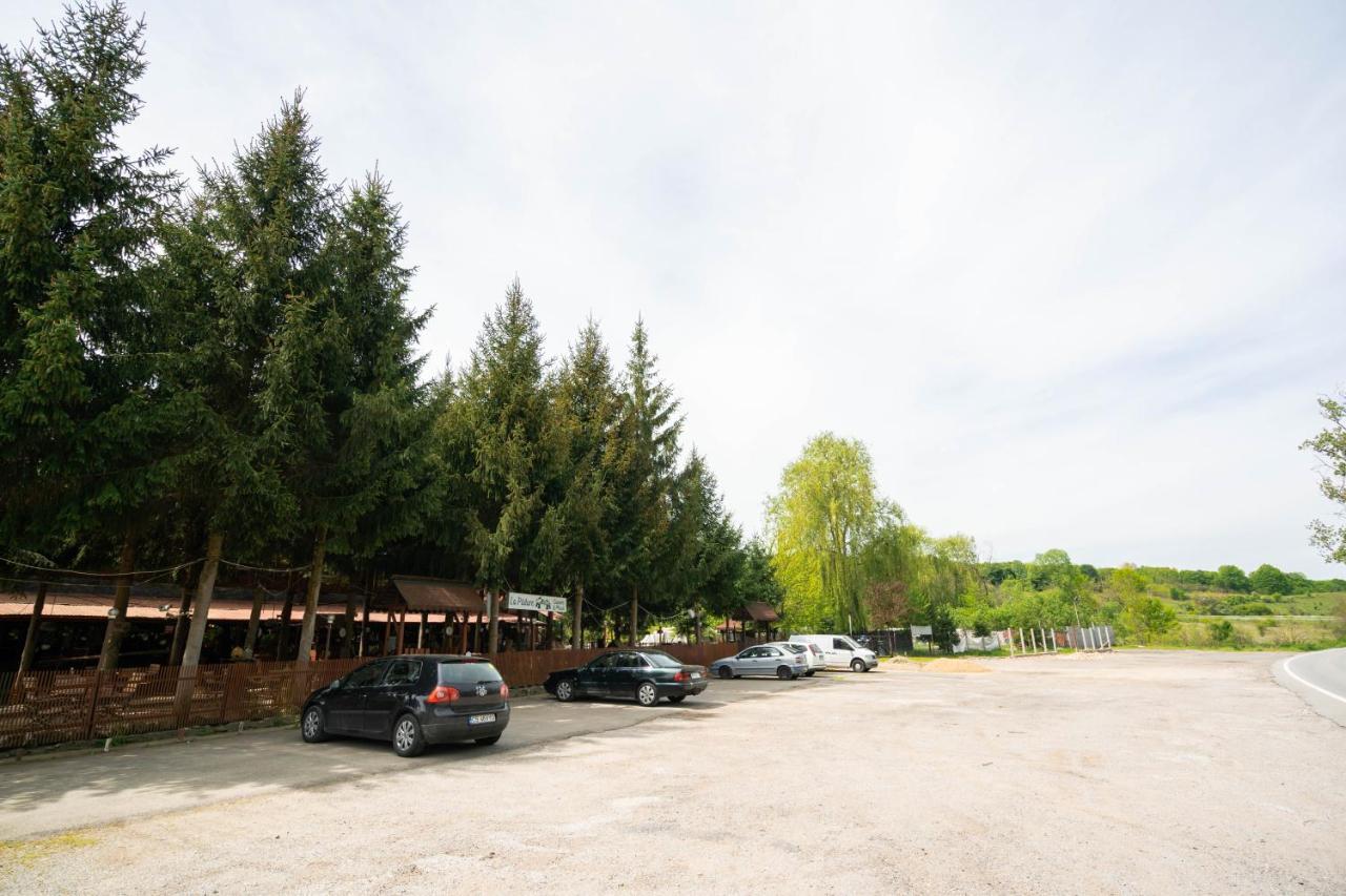 La Padure Hotel Brebu Exterior photo